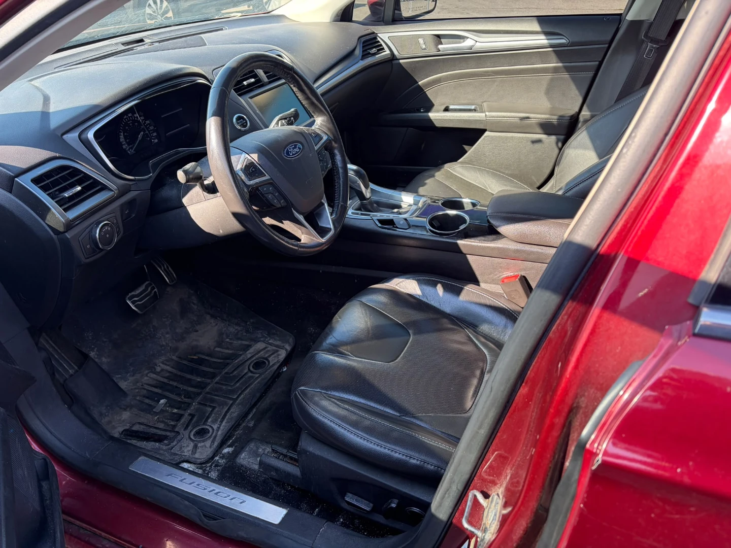 Red Ford Fusion Sedan - photo 3