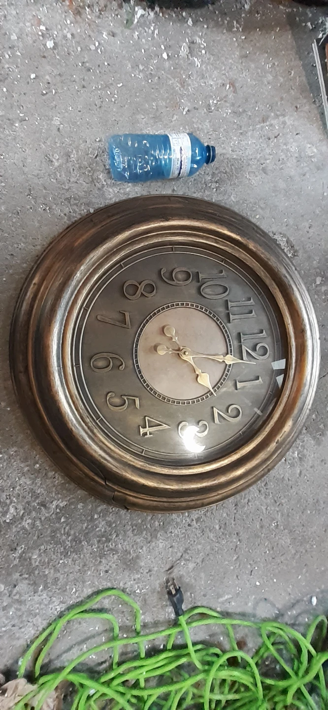Vintage Style Round Wall Clock - photo 2