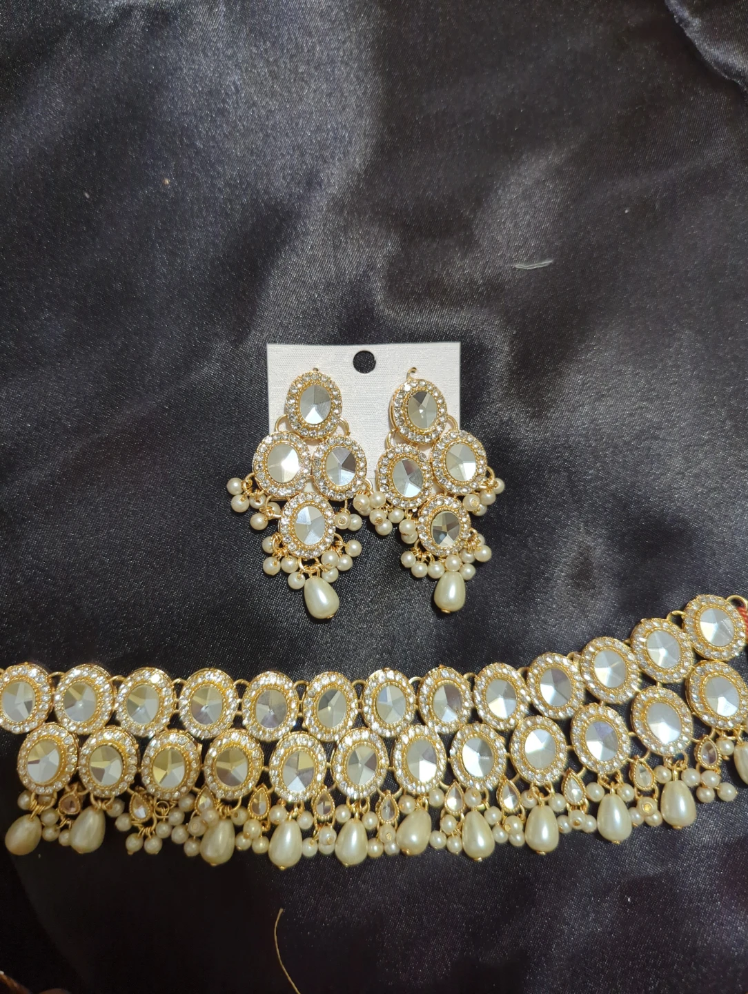 Gold-tone kundan style necklace set with maang tikka - photo 5