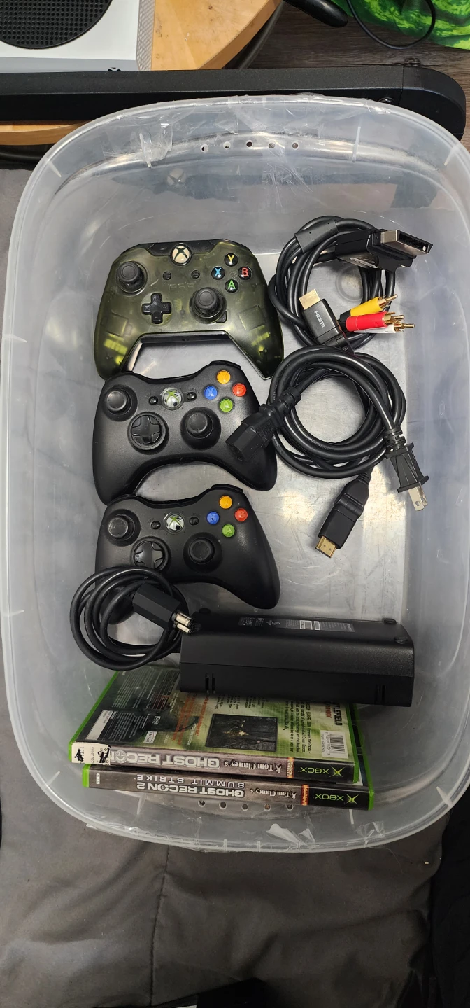 Xbox 360 Console with 3 Controllers and 2 Games - photo 3
