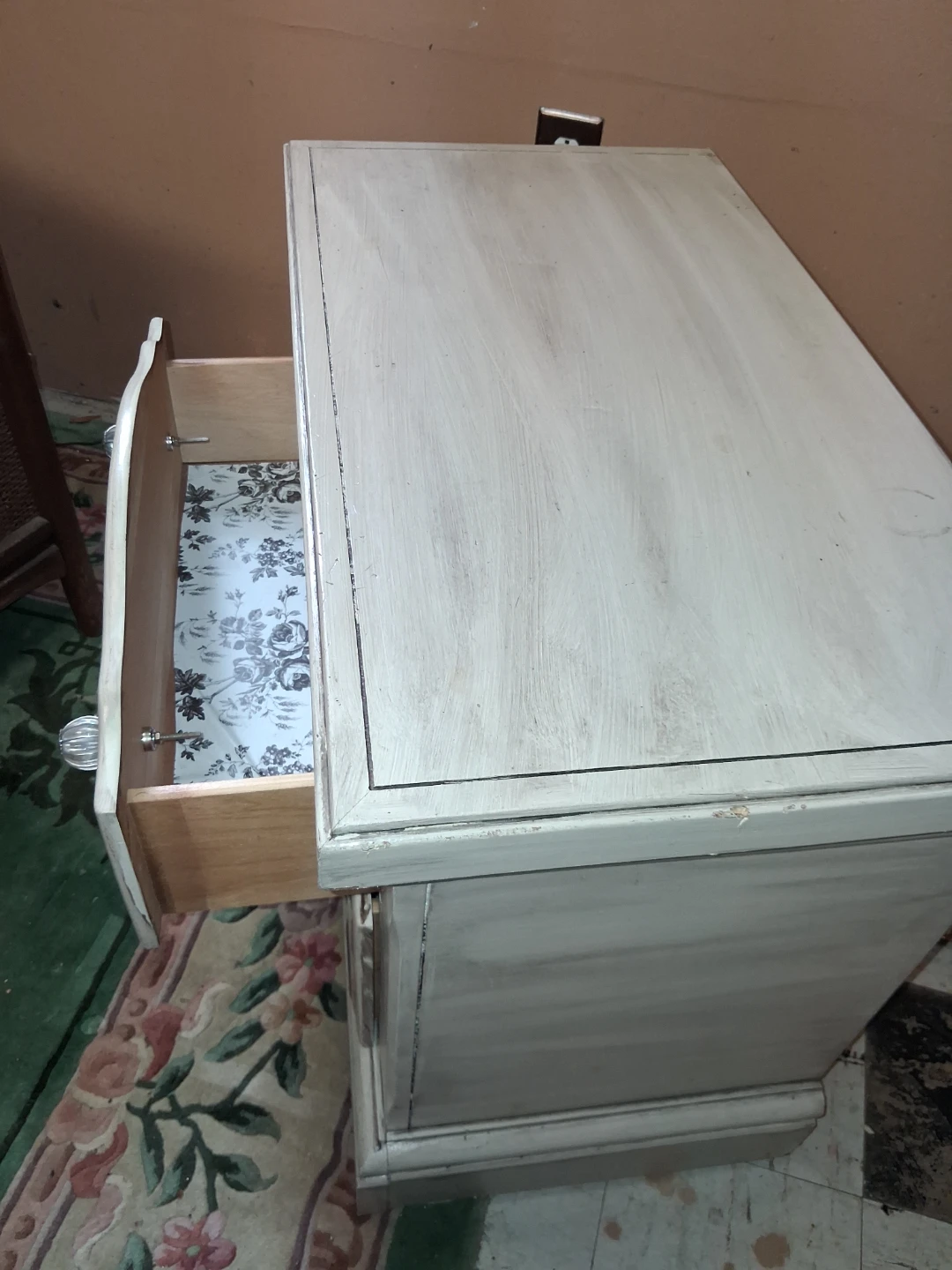 Vintage Style Painted Wood Nightstand - photo 4