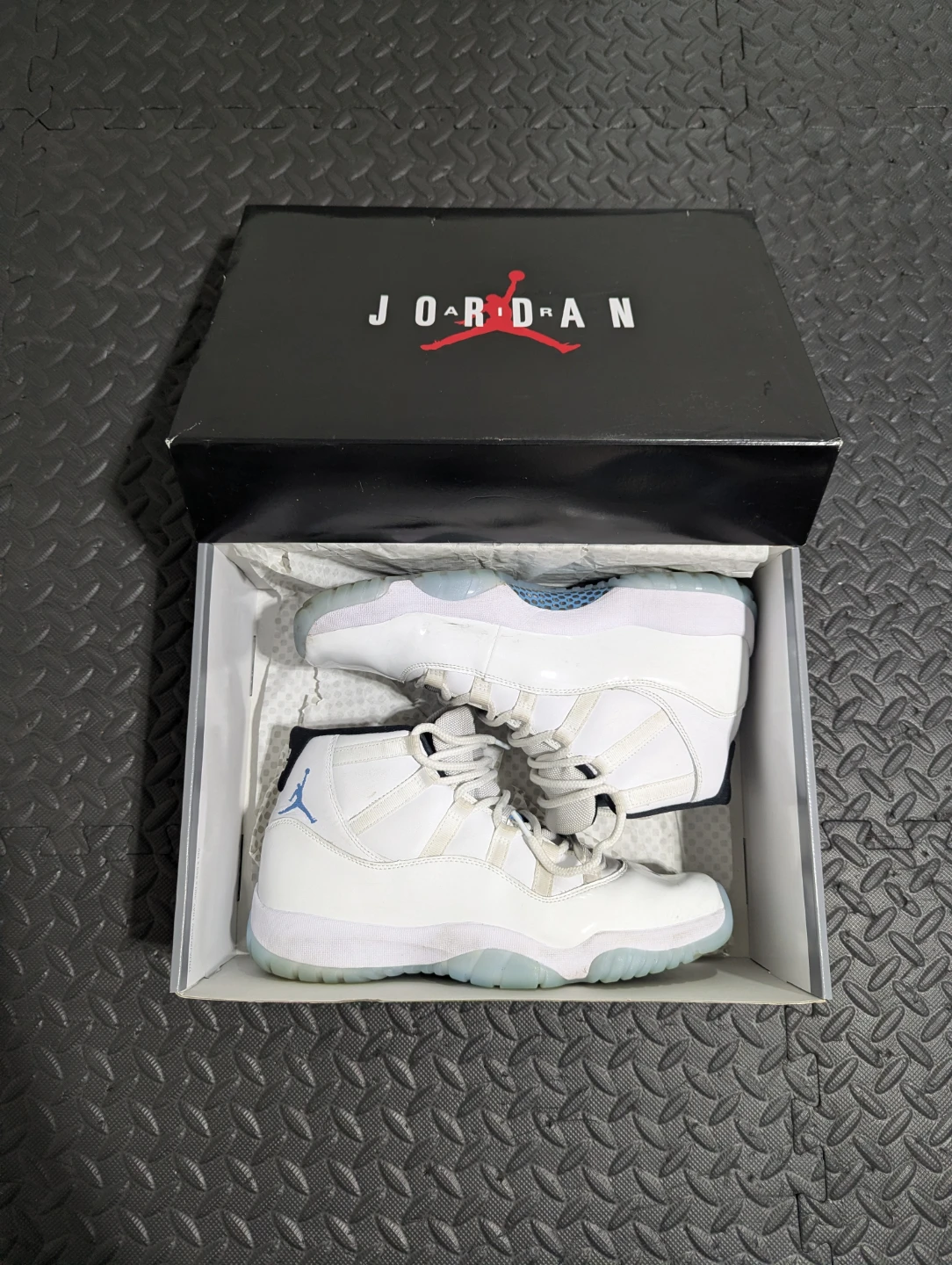 Air Jordan 11 Retro 'Legend Blue' (2024) - Size 11.5 - With Box