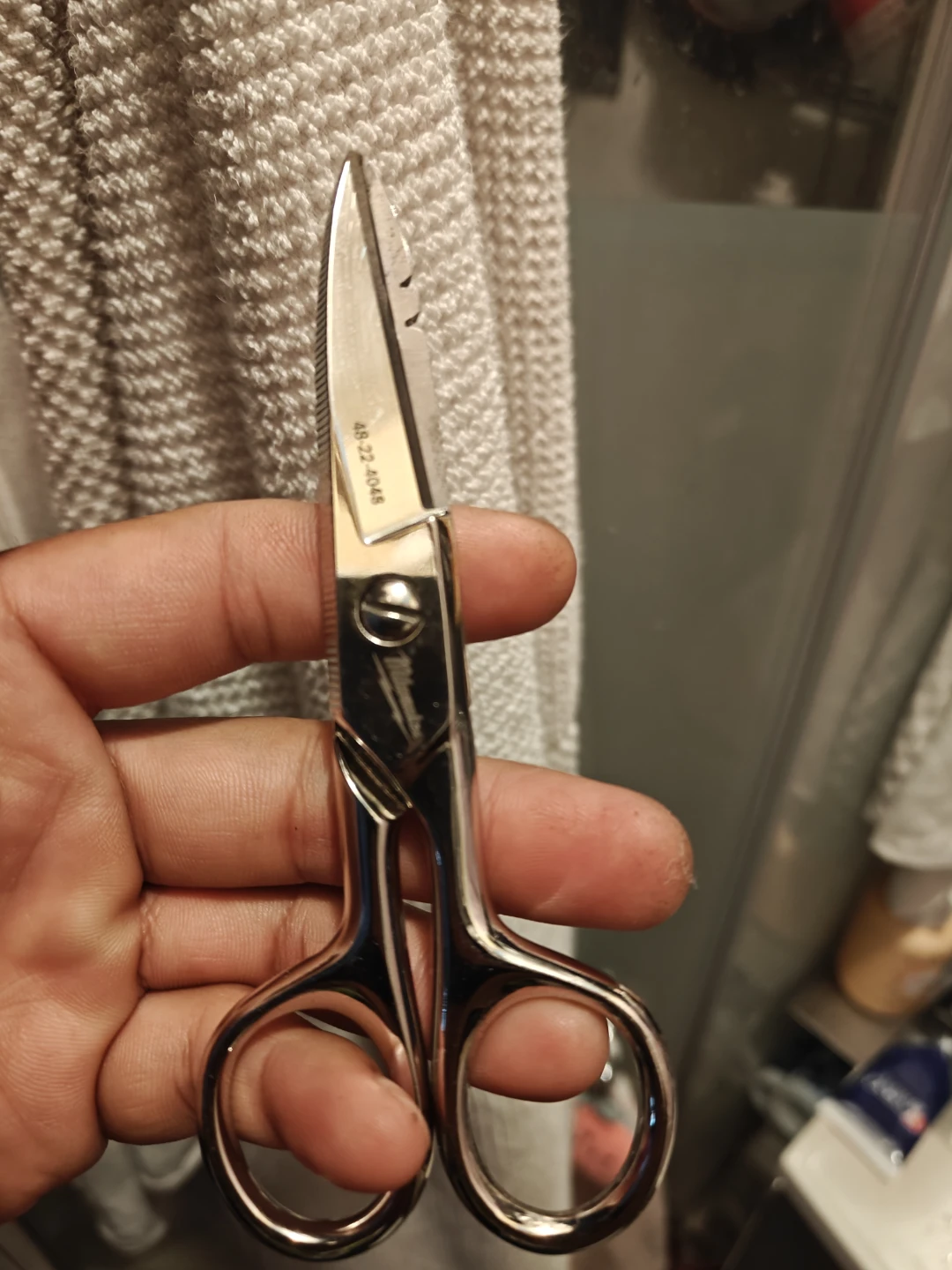 Milwaukee Electrician Scissors 48-22-4048 - photo 2