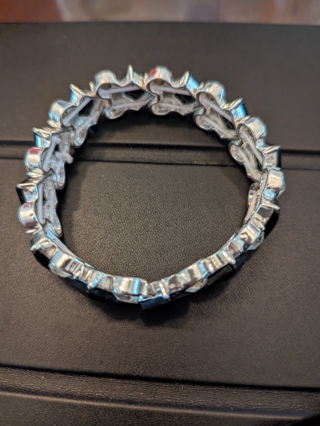 Silver Tone Stretch Bracelet - photo 2