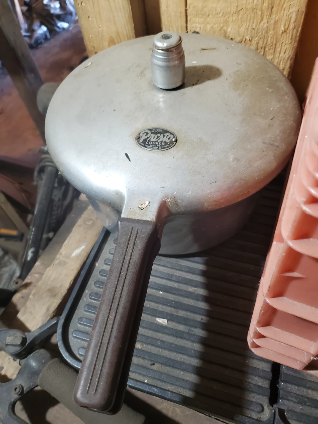 Vintage Presto Pressure Cooker Model 406