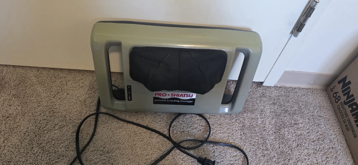 Pro-Shiatsu Portable Kneading Massager Model 9234TV - photo 2