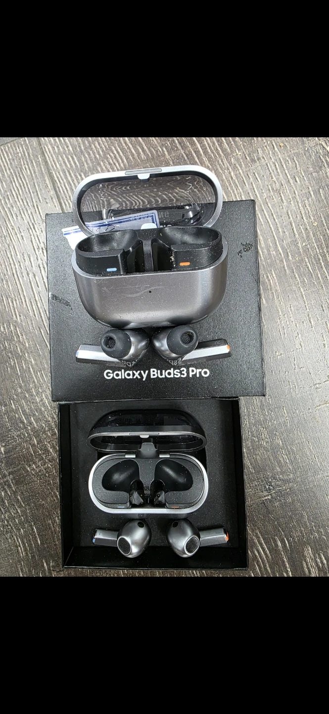 Samsung Galaxy Buds3 Pro and buds 3