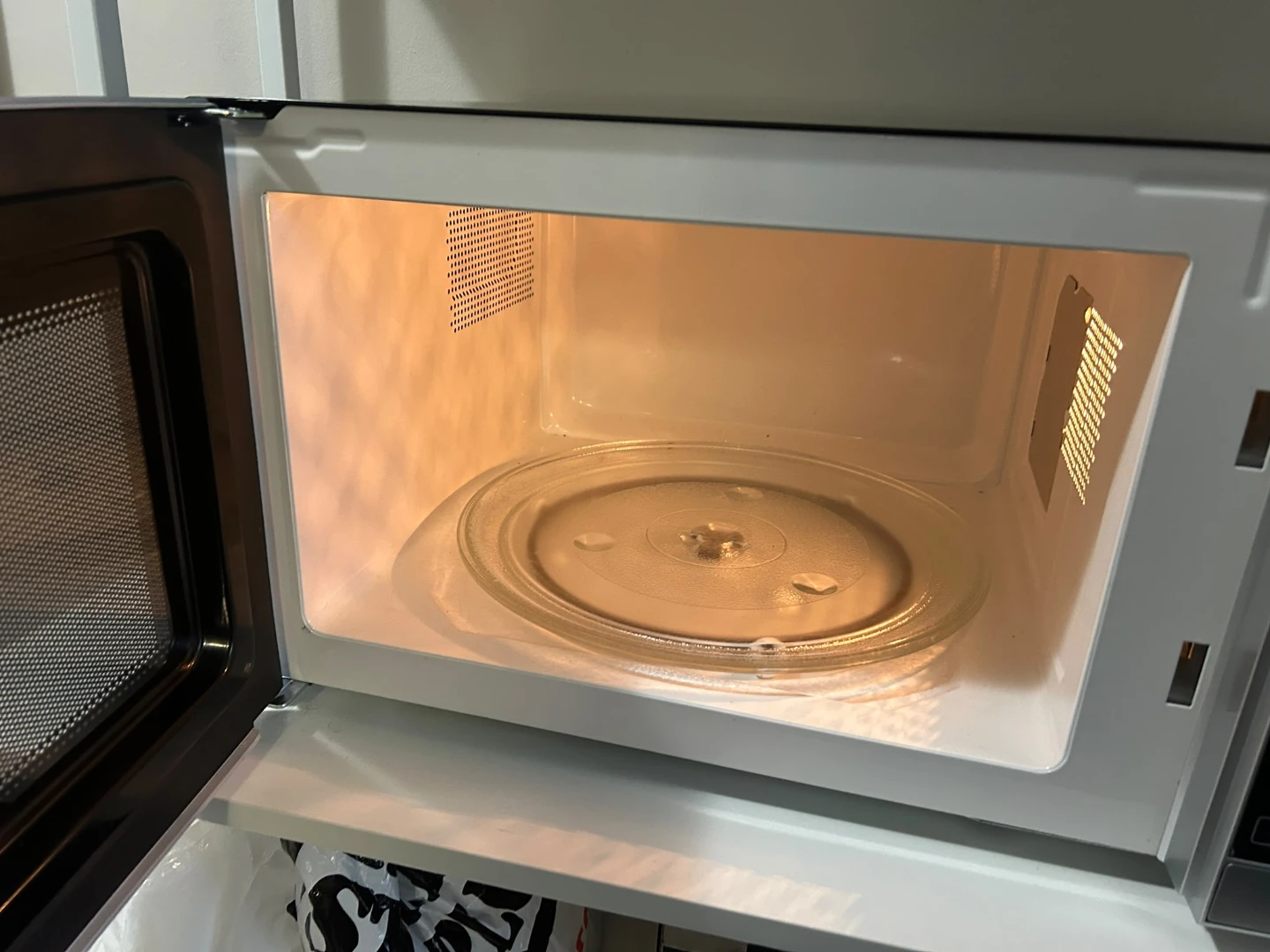 Hamilton Beach 1.1 cu. ft. Stainless Steel Microwave - photo 4