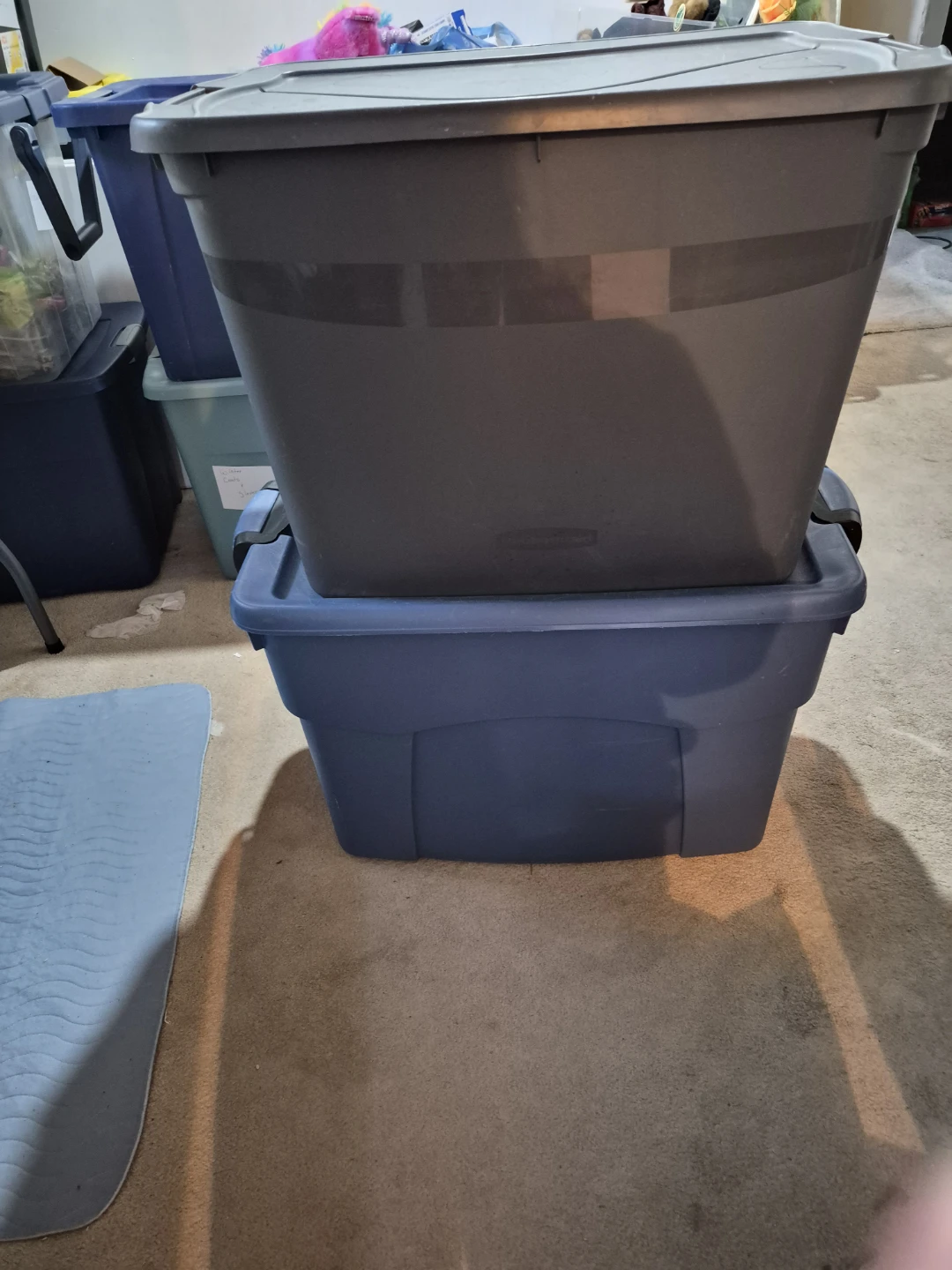 Rubbermaid Storage Tote