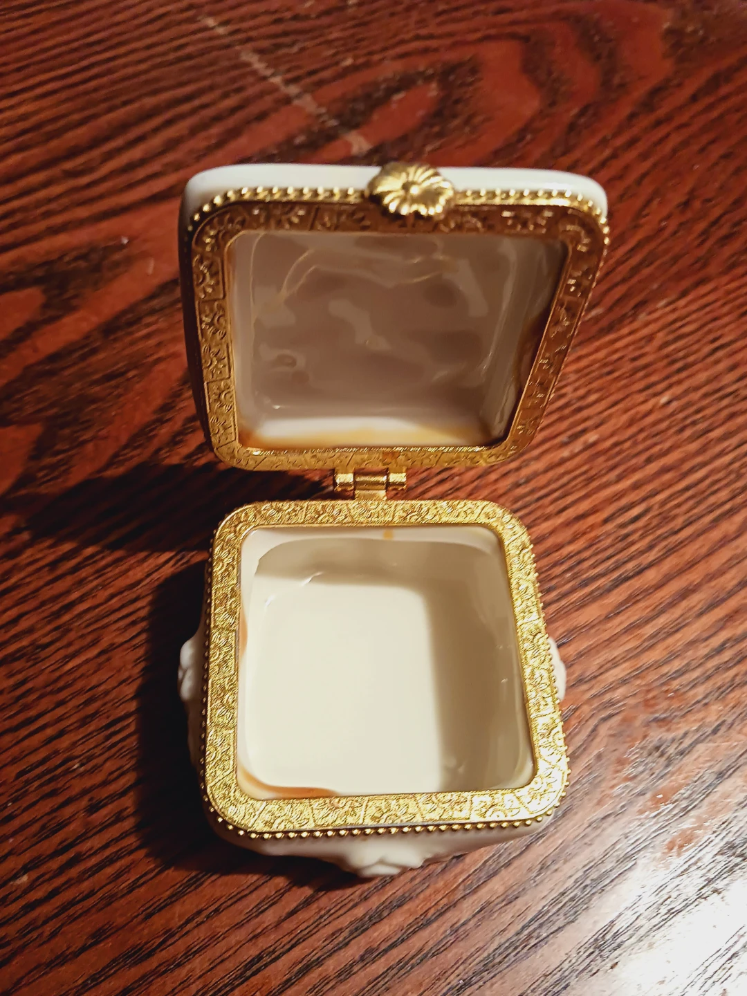Beautiful Porcelain Miniature Jewelry Trinket Box - photo 3