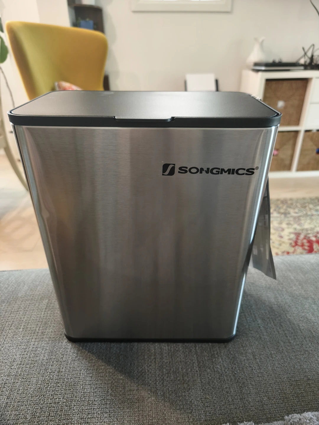 SONGMICS Hanging Trash Can 8L Metallic Silver