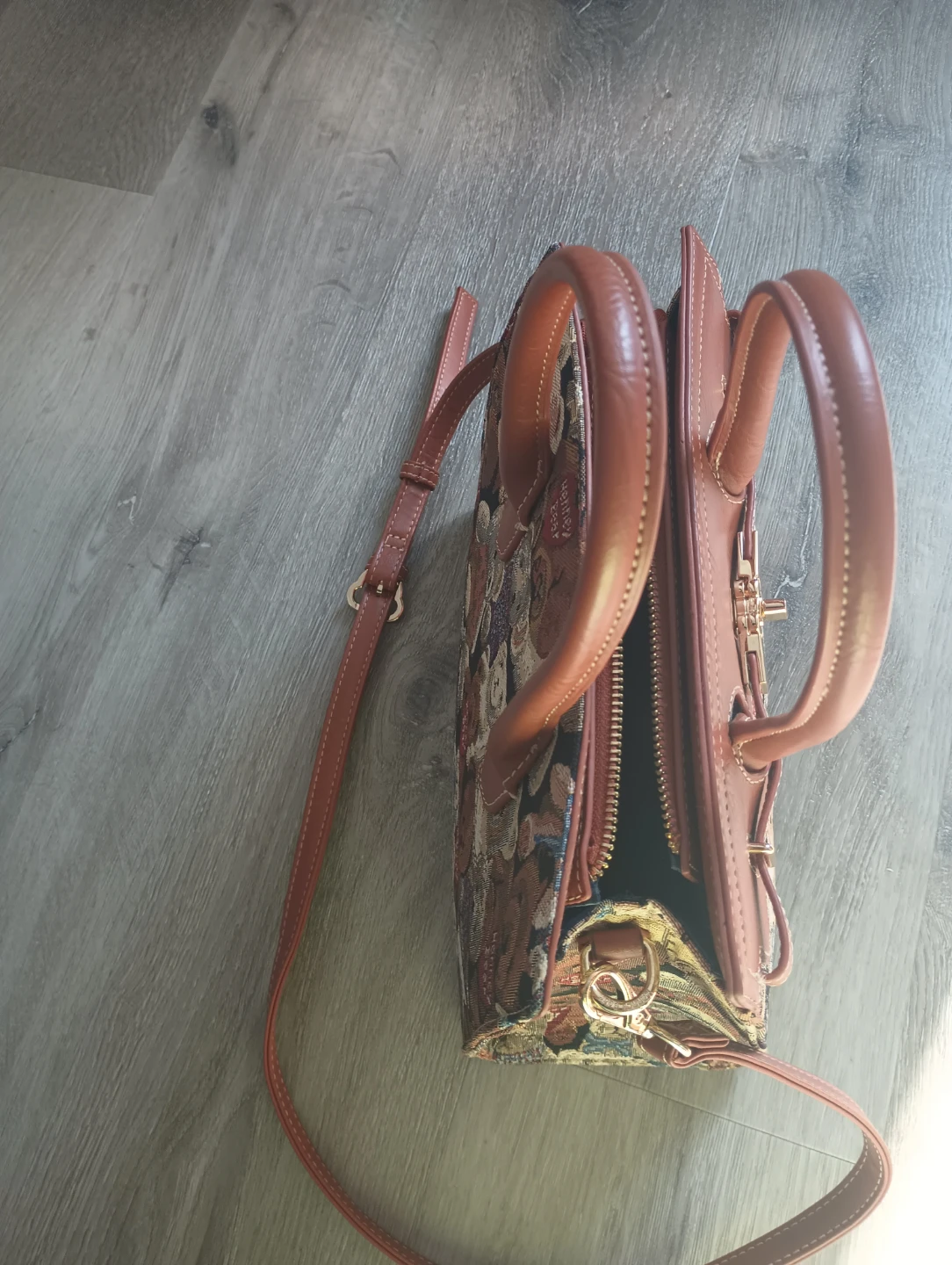 Henney Bear Tapestry Handbag - photo 3