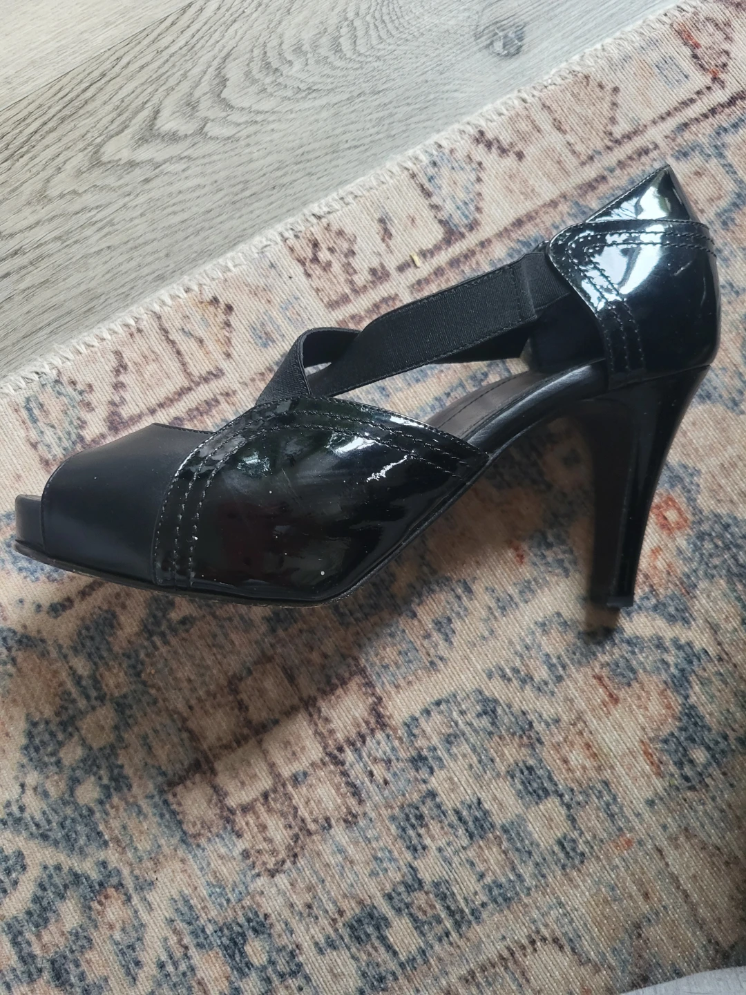 Dana Davis Black Patent Leather Heels Size 10 B