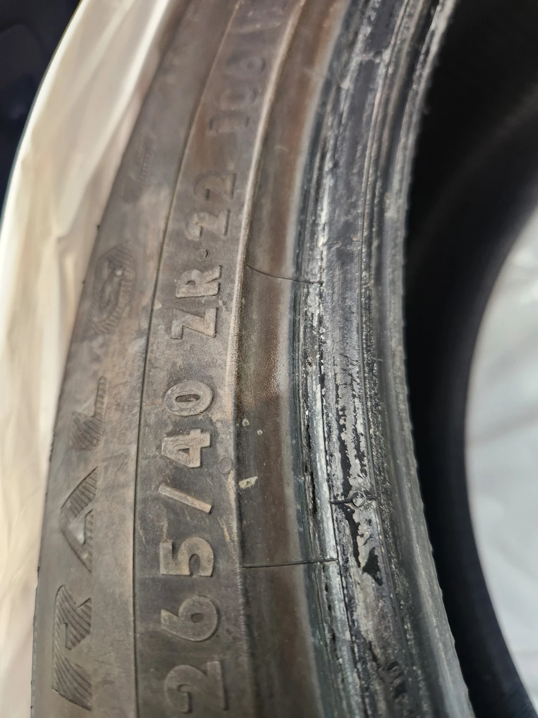 265/40ZR22 Tire - photo 2