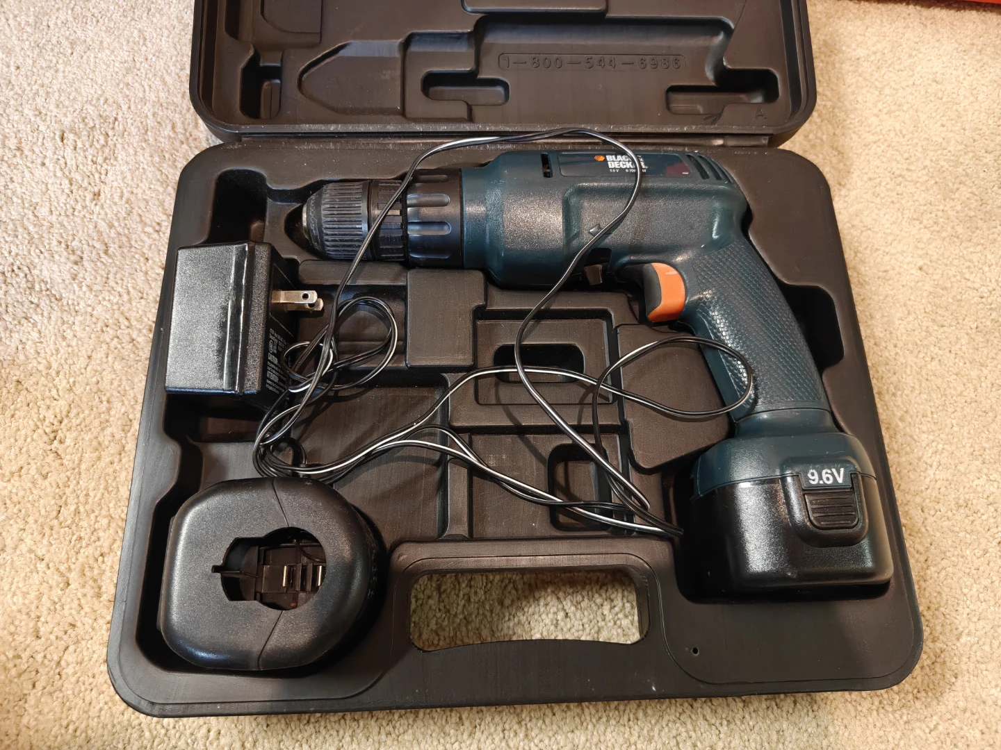 Black & Decker 9.6V Cordless Drill - photo 2