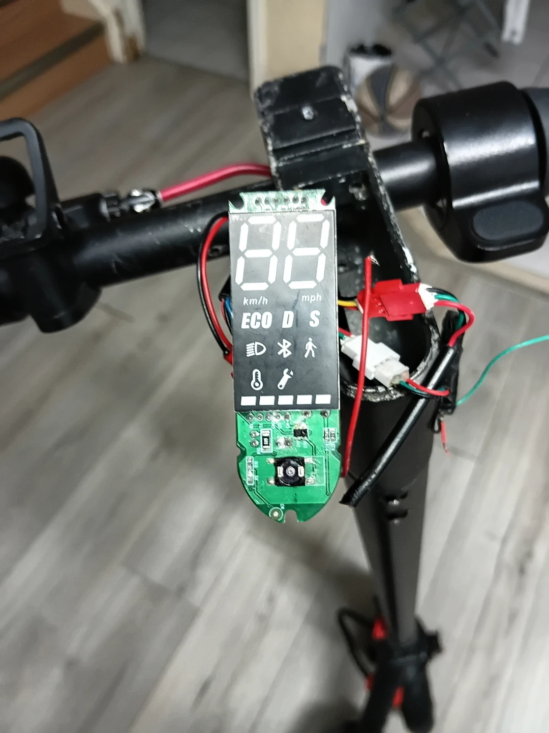 Gyrocopyer Flash 5.0 Electric Scooter for parts - photo 2