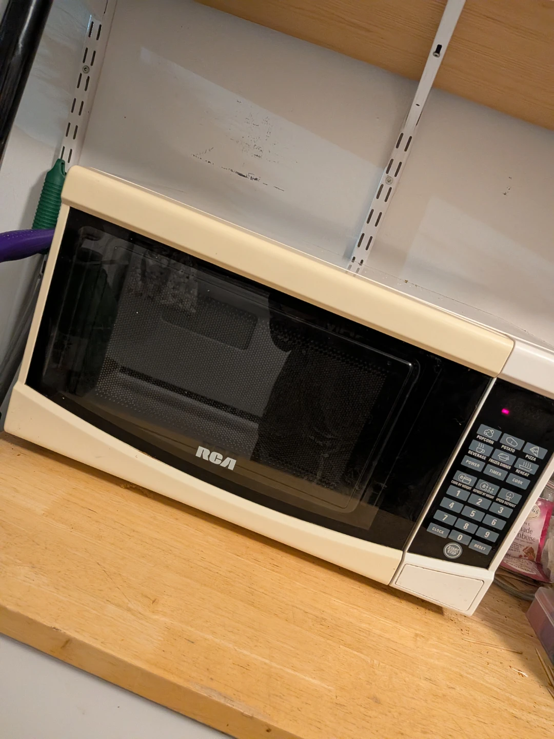 RCA Countertop Microwave