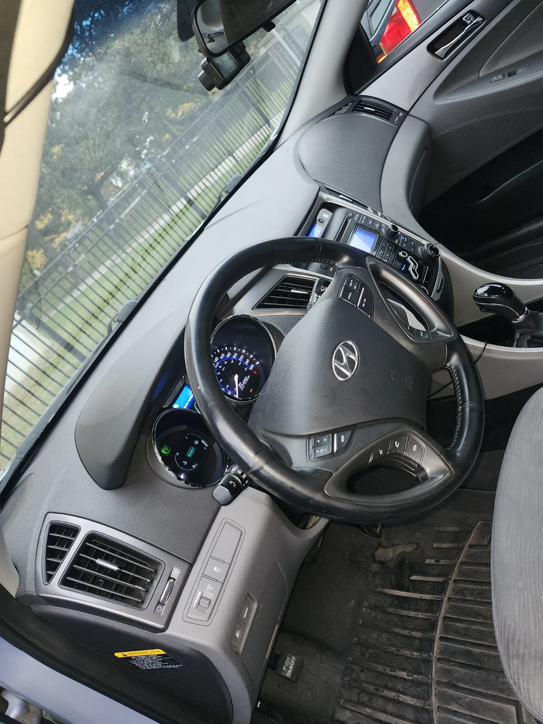 Car - photo 2