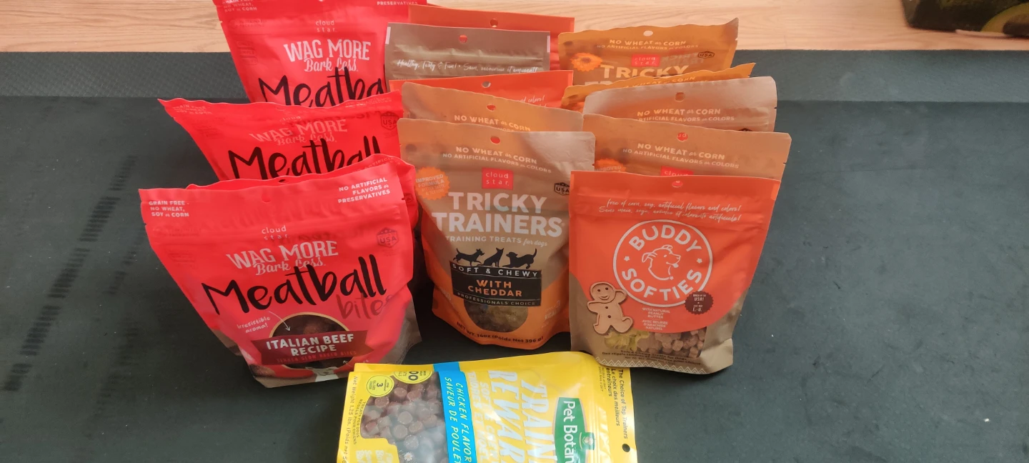 Free 17 bags Assorted Dog Treats, expired few months ago - photo 2