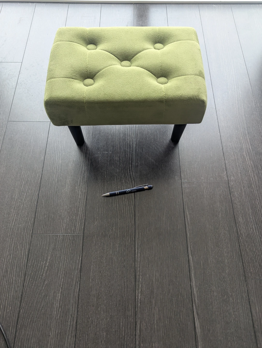 Green button-tufted fabric footstool - photo 2
