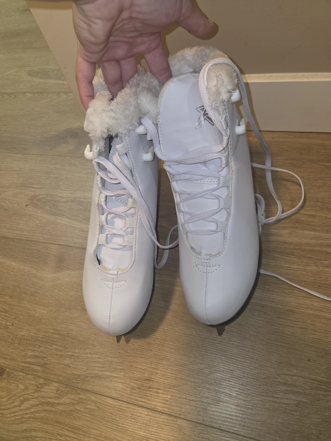 Figure skates size 8 willing to trade for womans hockey skates - photo 3