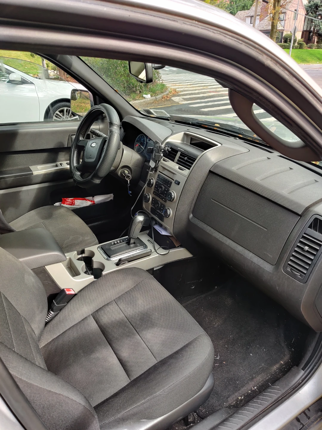 Silver Ford Escape XLT - photo 4