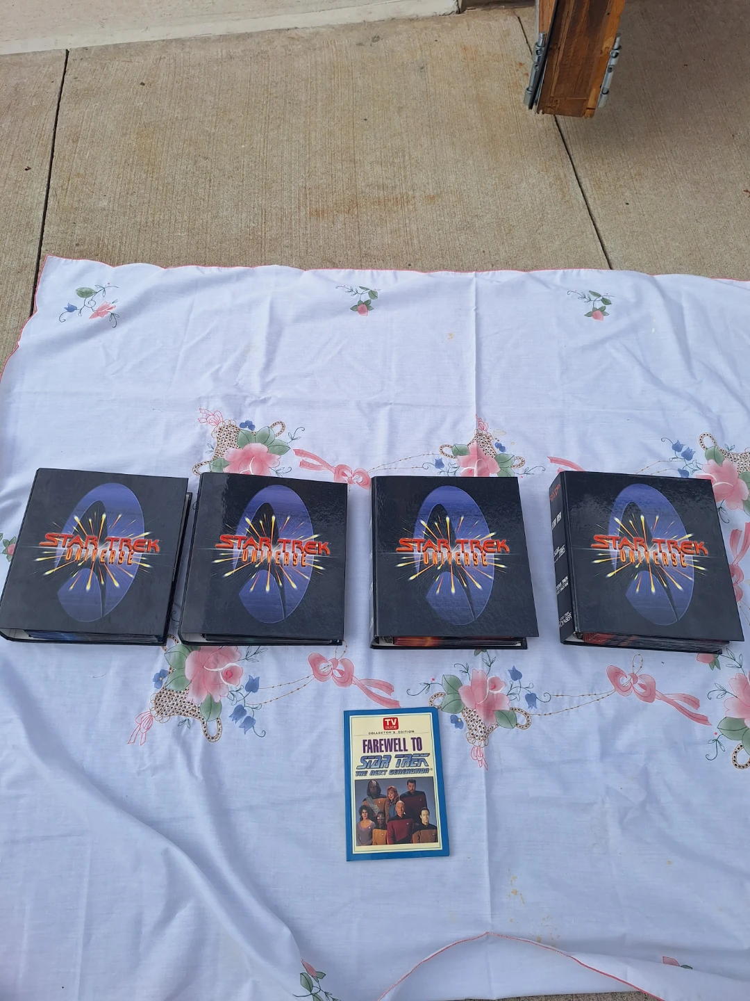 Star Trek Universe Cards 4 Binders 1997