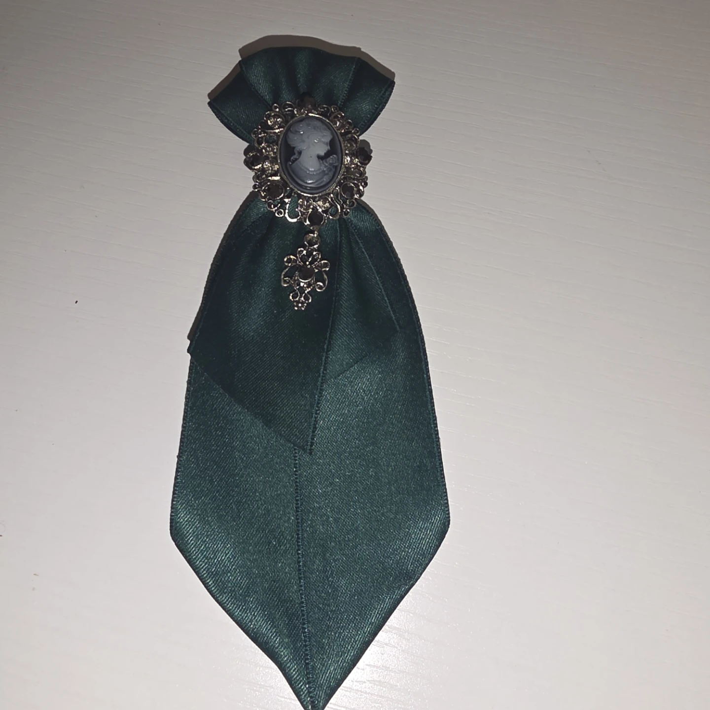 Dark Green Ribbon Brooch with Cameo - photo 2