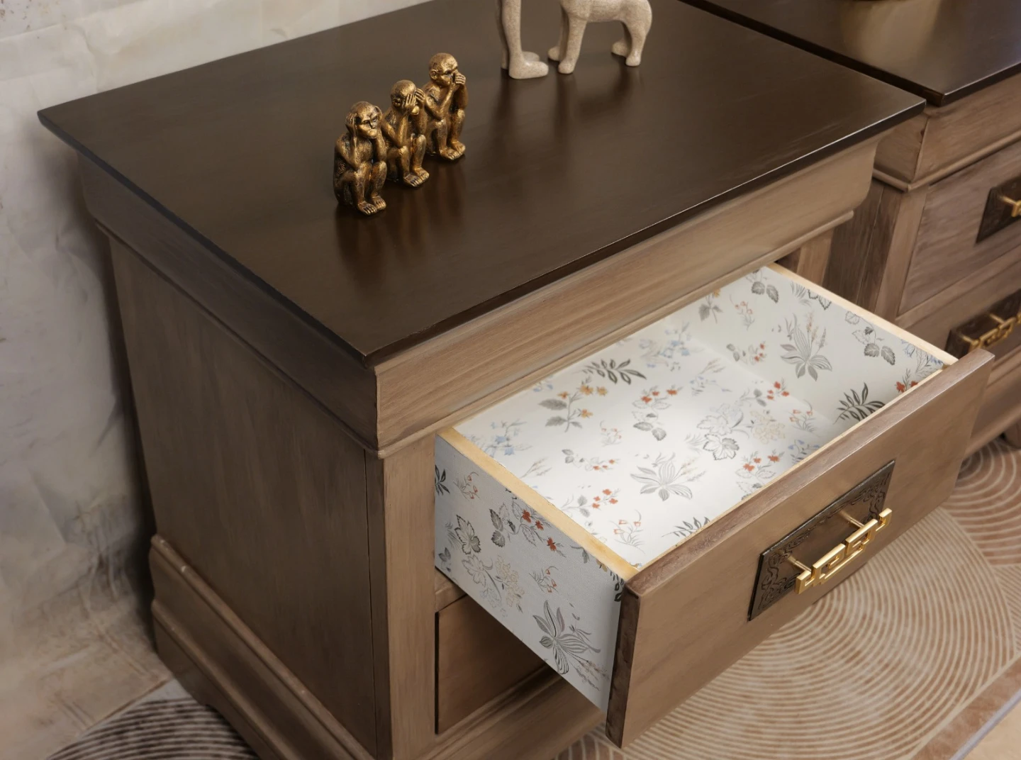 Vintage Style Nightstands/Side Tables - photo 5
