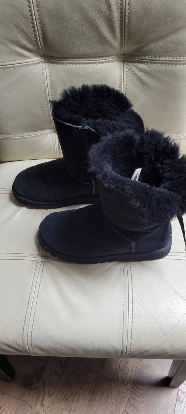 Black UGG Australia (like  Bailey bows)  Boots sz 6 - photo 2
