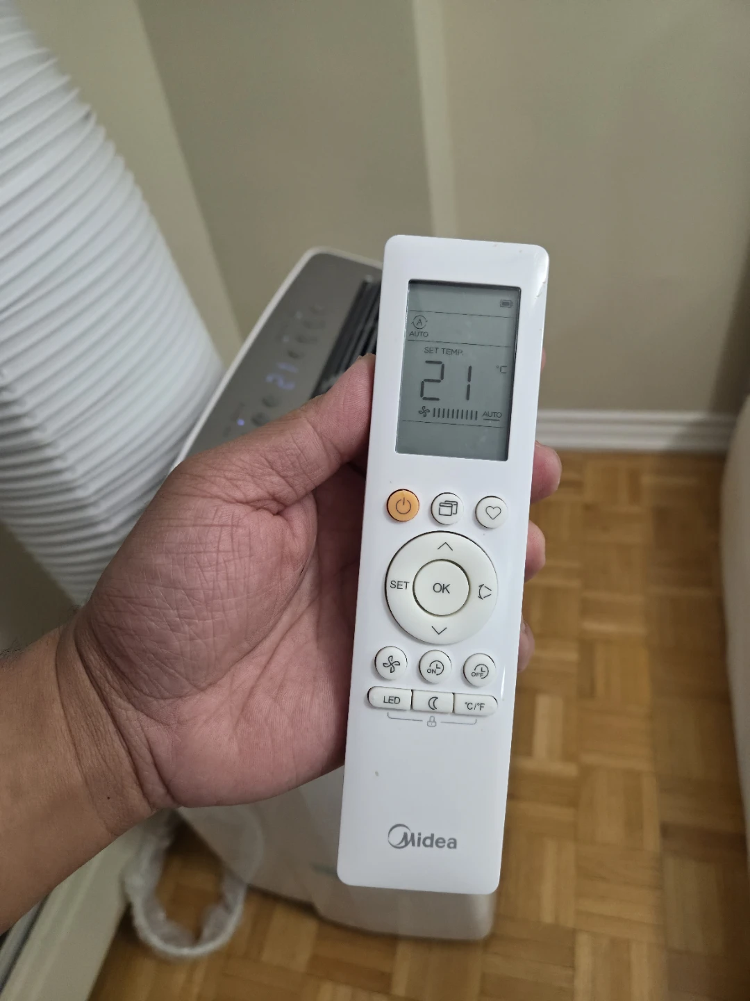 Midea Smart Portable Air Conditioner 10,000 BTU (3 months old) - photo 3