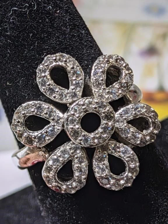 Silver CZ flower ring, size 7 - photo 2