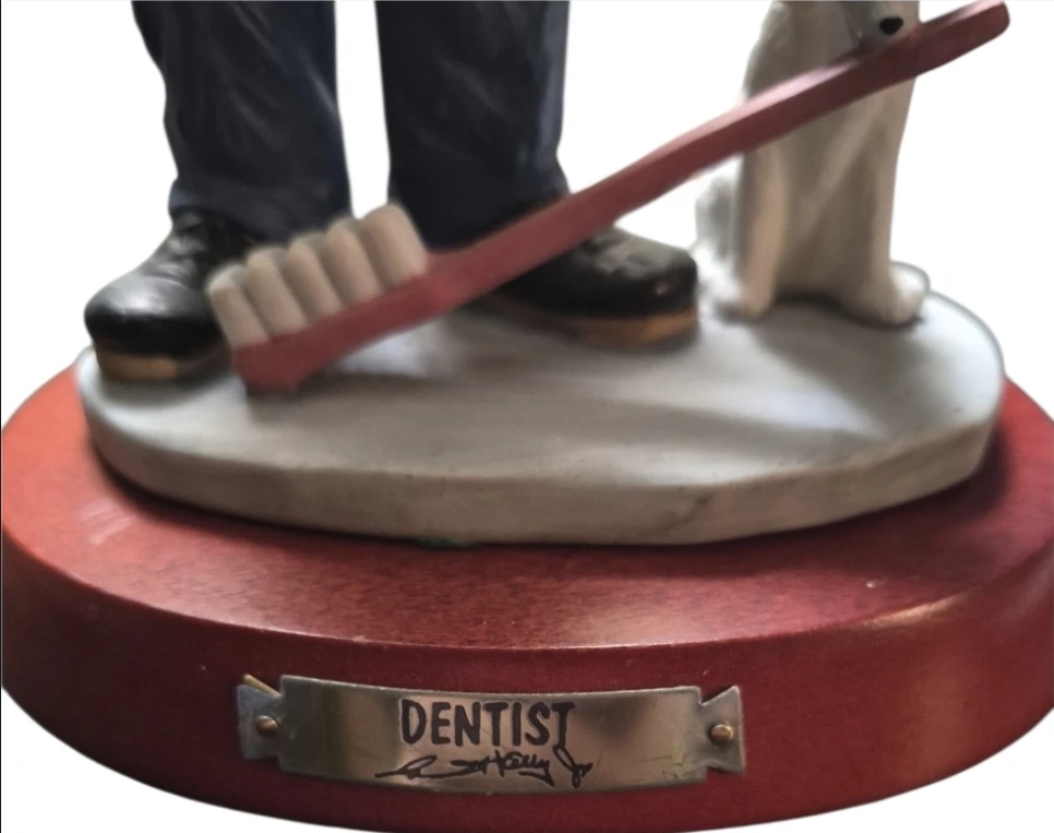 Emmett Kelly Jr. Dentist Clown Figurine - photo 3