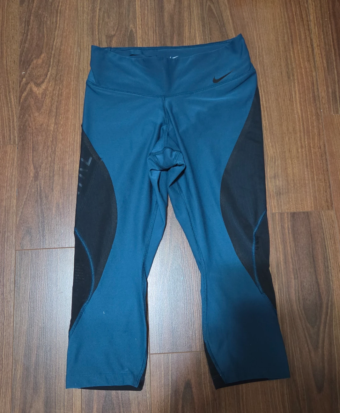 Nike Dri-FIT Legend Crop Leggings - photo 2