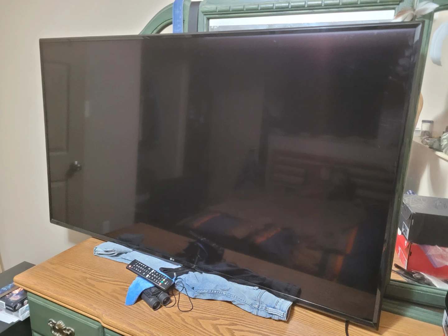READ AD!! 65" LG Smart TV - photo 2