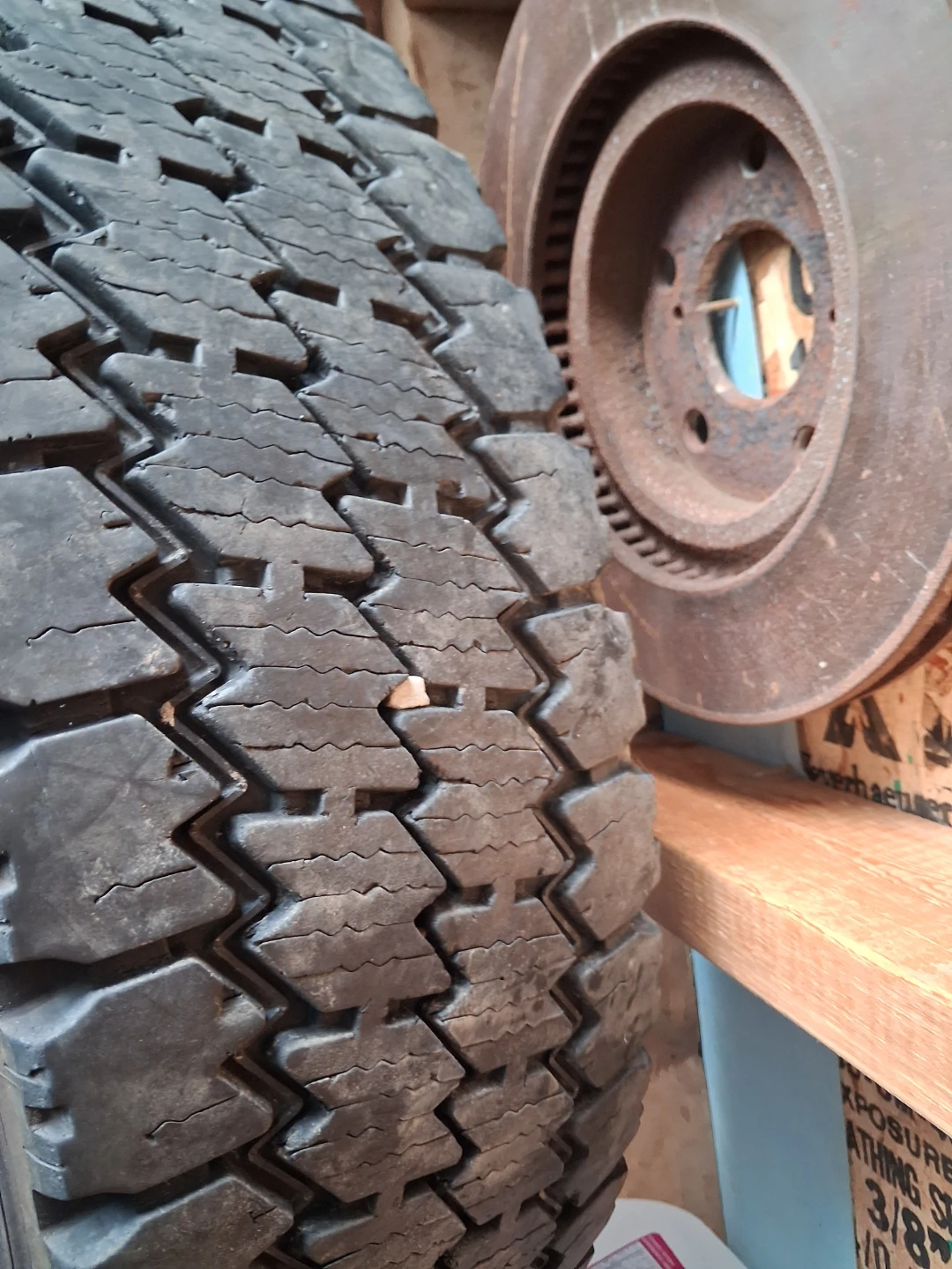 Michelin XDS 3 Tires 225/70R19.5