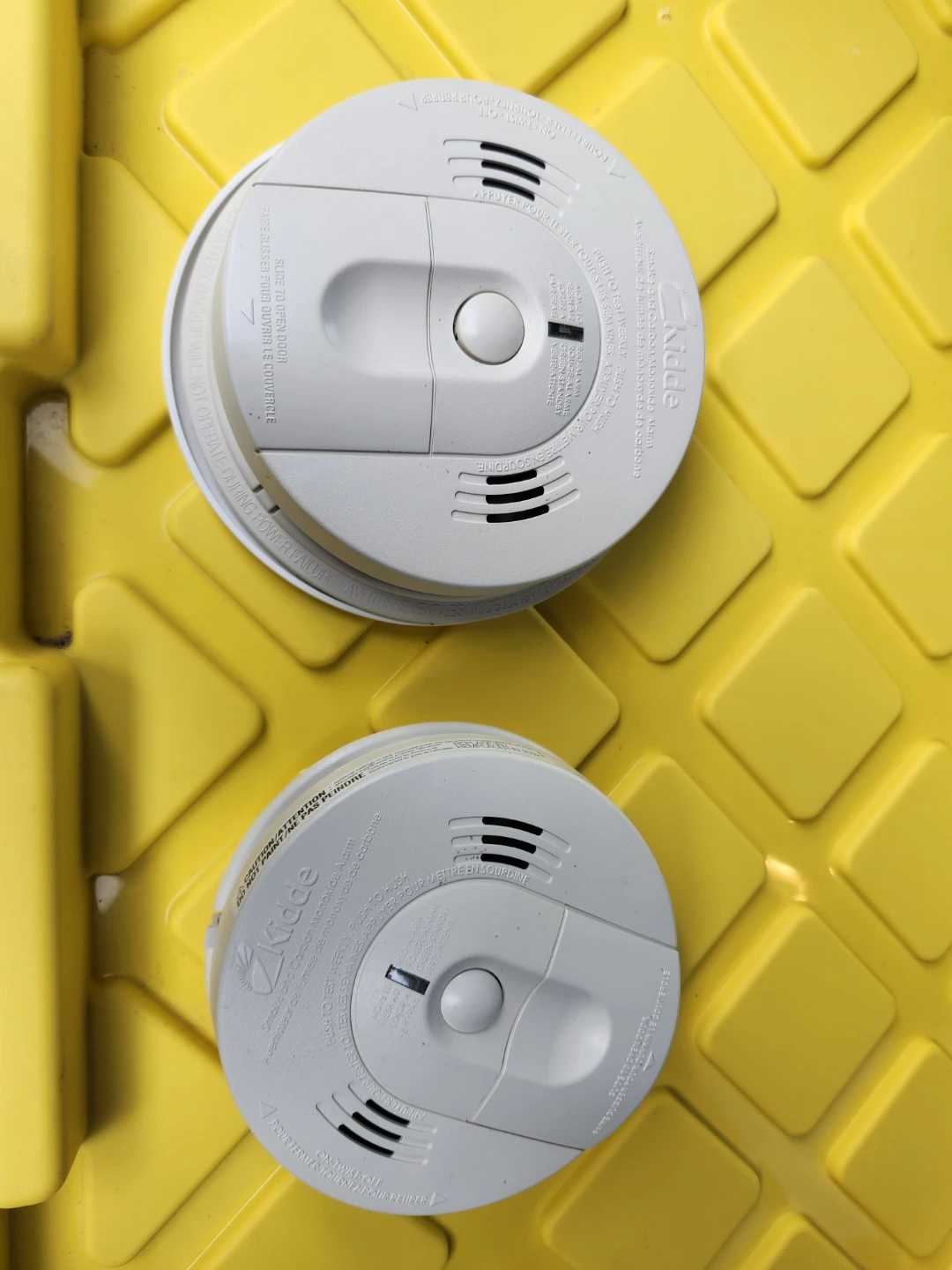 Kidde 2-in-1 smoke alarms; can be wired in or battery