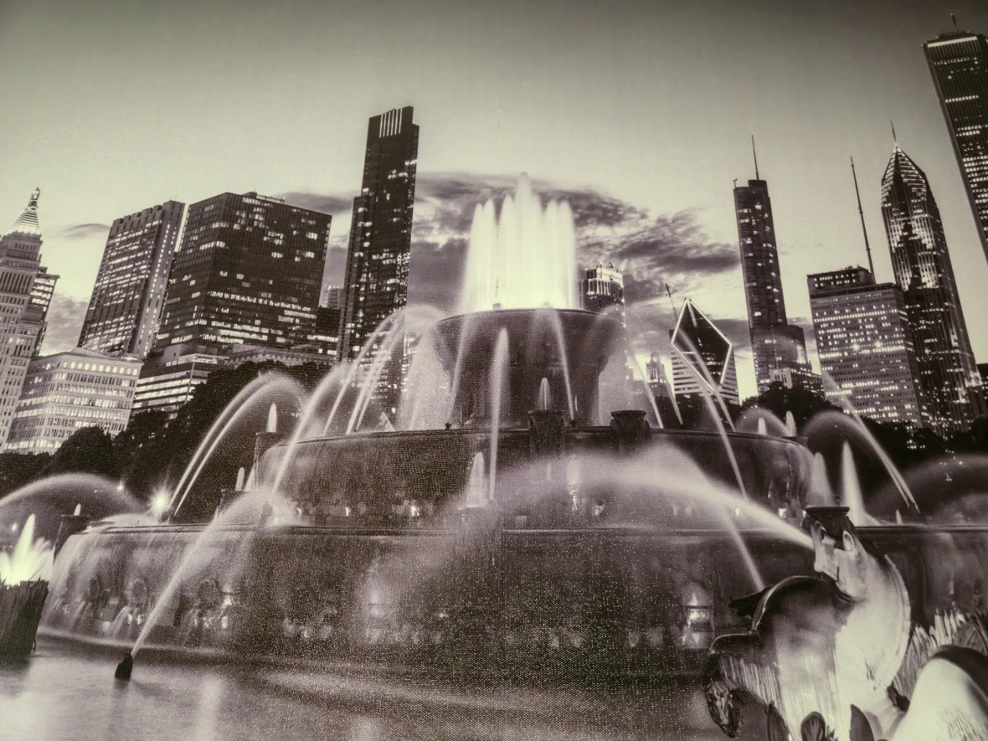 Large Buckingham Fountain Chicago Skyline Canvas – 60" x 30 - photo 2