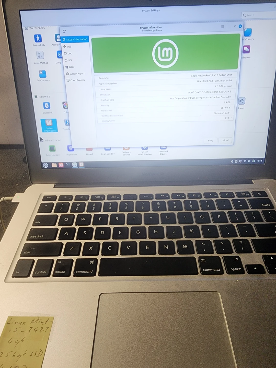 Apple MacBook Air 11-inch
