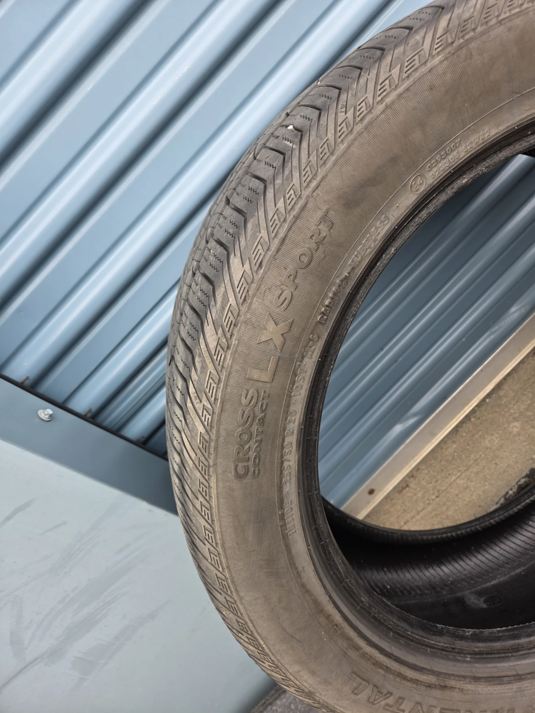 255/50R20 Continental CrossContact LX Sport Tires - photo 2