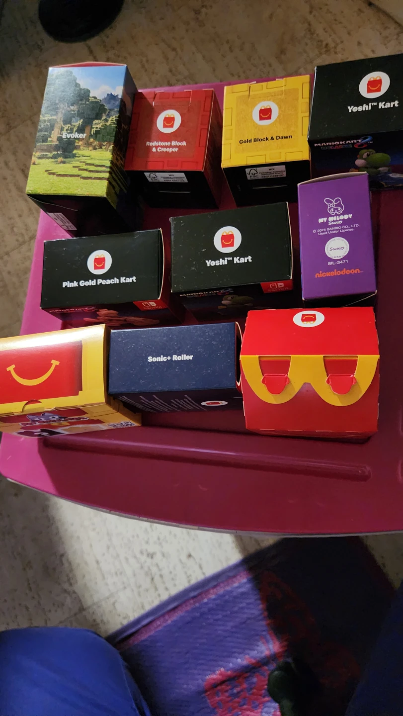 Collection of 9 McDonald's Happy Meal Toys - photo 3