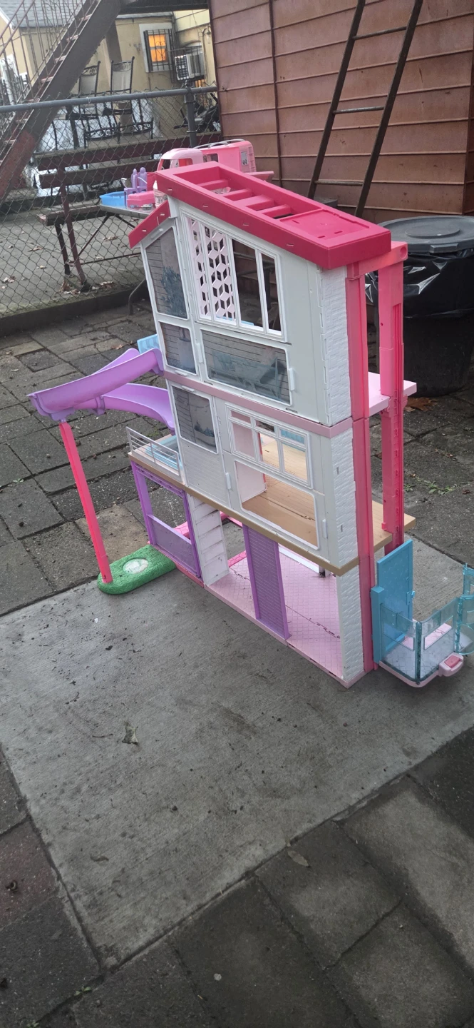 Barbie Dollhouse and Camper Set - photo 3