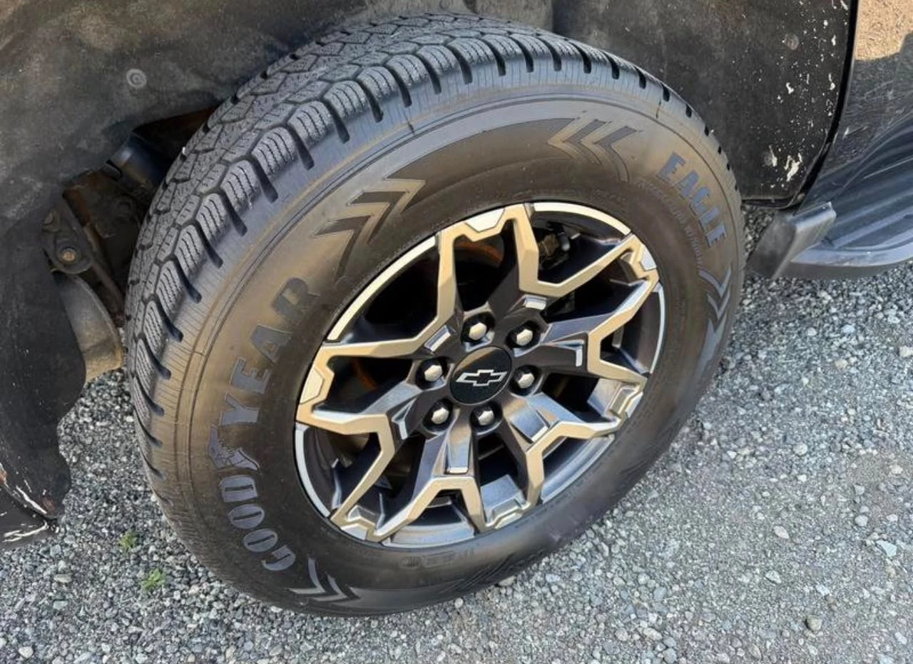 Chevrolet Tahoe SUV - photo 5