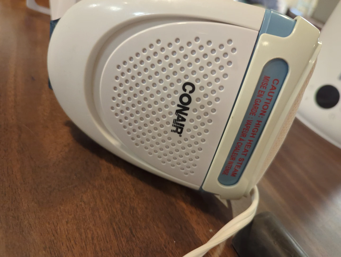 Conair Handheld Fabric Steamer - photo 3