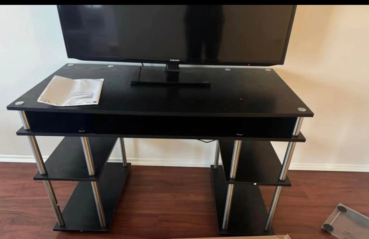 Table with shelf - photo 2