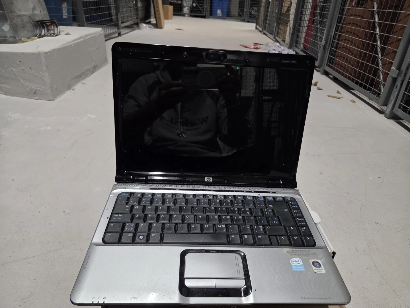 HP Pavilion dv2000 Laptop