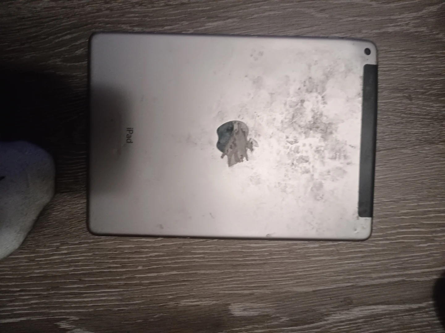 Assorted Apple devices for parts