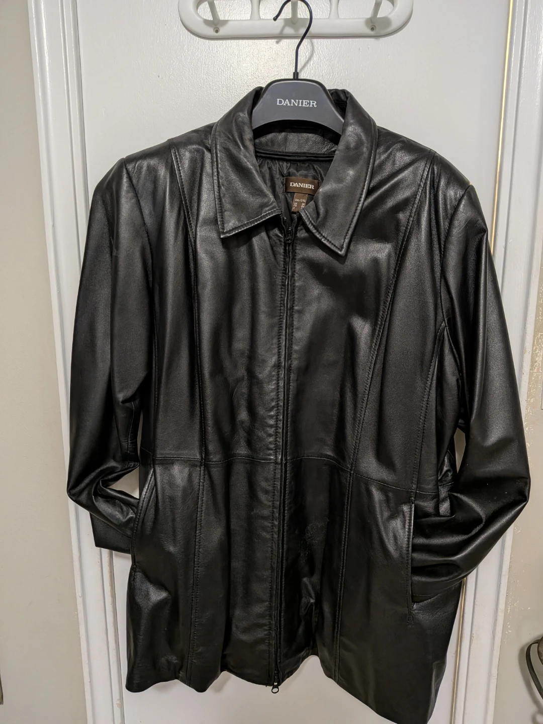 Danier Black Leather Jacket - photo 4