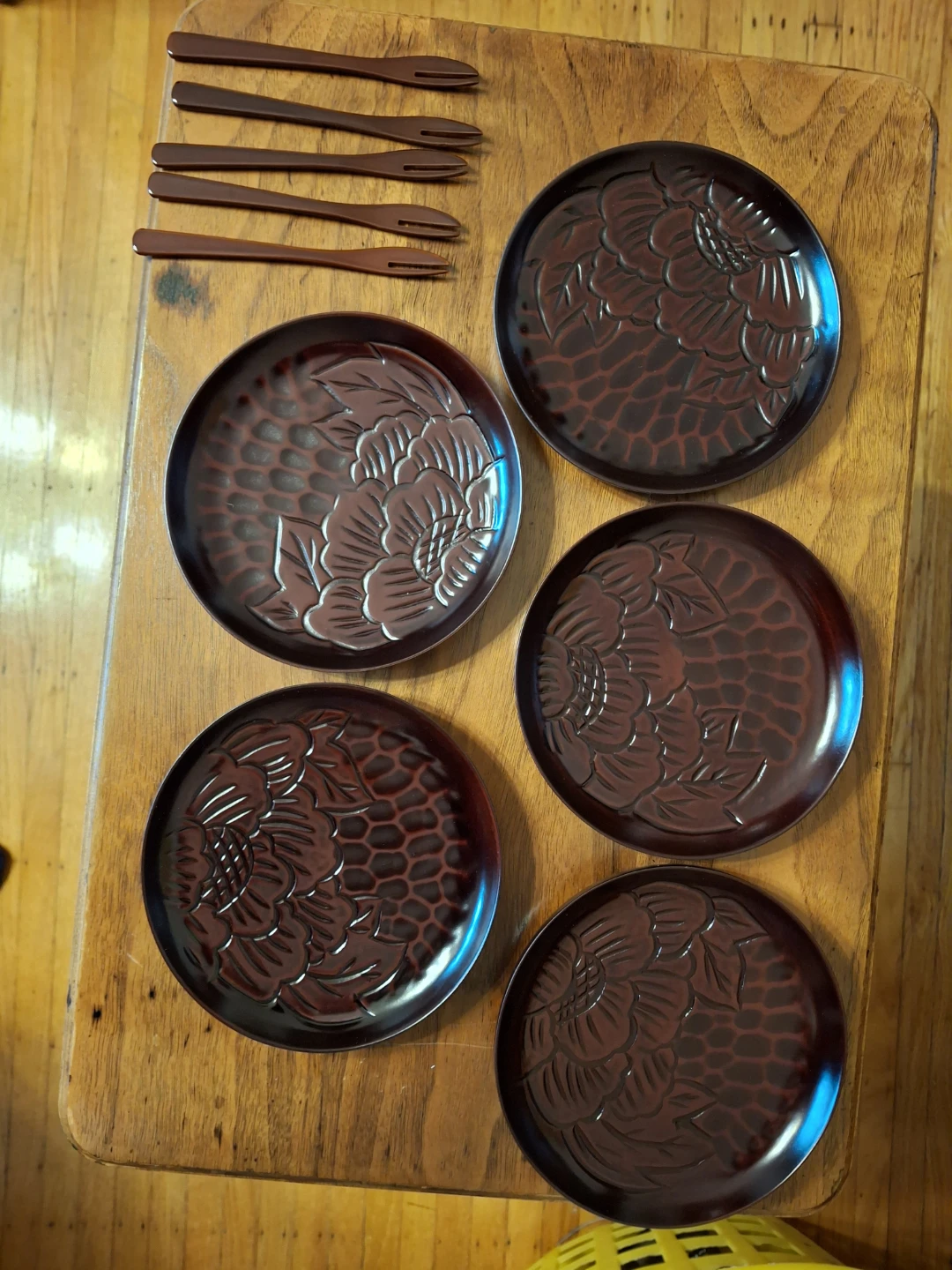 Set of 5 Japanese Lacquerware Plates and Picks