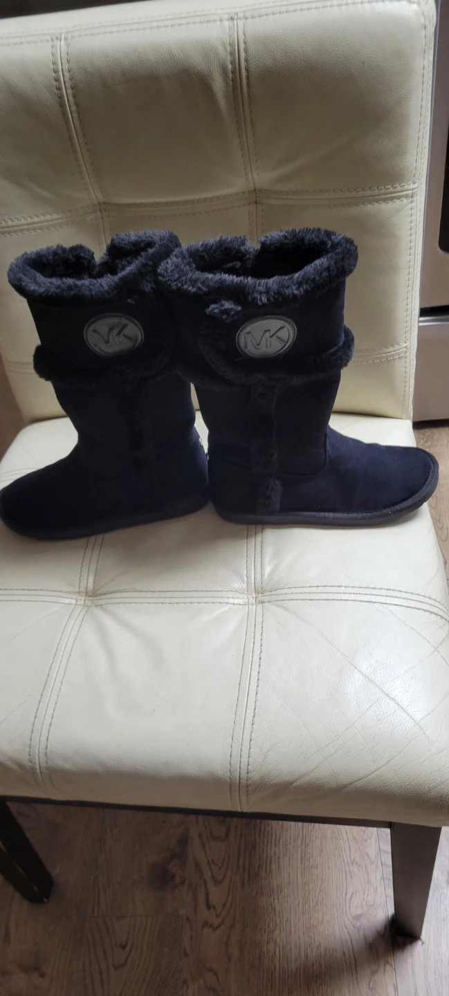 Michael Kors Black Faux Fur Winter Boots sz 1 - photo 2
